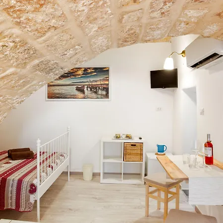 San Nicola Clemente Private Room-2